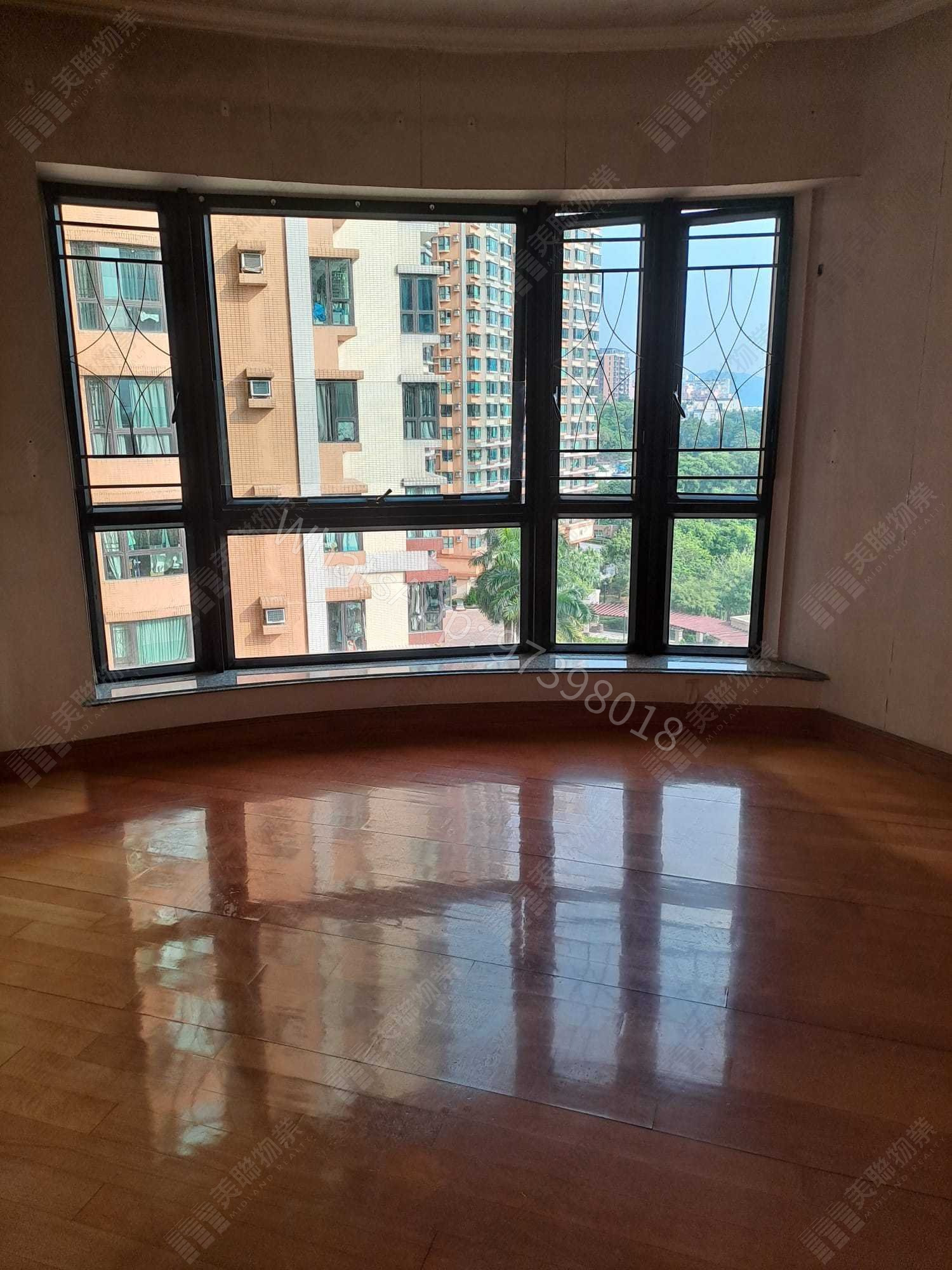 愛琴海岸浴室，企缸與洗手盆